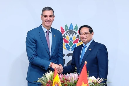 Thủ tướng Phạm Minh Chính đề nghị với Thủ tướng Tây Ban Nha Pedro Sánchez hai nước cùng triển khai hiệu quả Hiệp định EVFTA nhằm sớm đưa kim ngạch thương mại hai chiều vượt mức 8 tỷ USD. (Ảnh: VGP/Nhật Bắc)