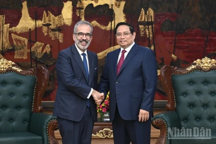 Thủ tướng Chính phủ Phạm Minh Chính và Bộ trưởng Quốc vụ, Bộ trưởng Ngoại giao Bồ Đào Nha Paulo Rangel. (Ảnh: TRẦN HẢI)