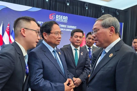 Thủ tướng Chính phủ Phạm Minh Chính gặp Thủ tướng Quốc vụ viện Trung Quốc Lý Cường. (Ảnh: Bộ Ngoại giao)