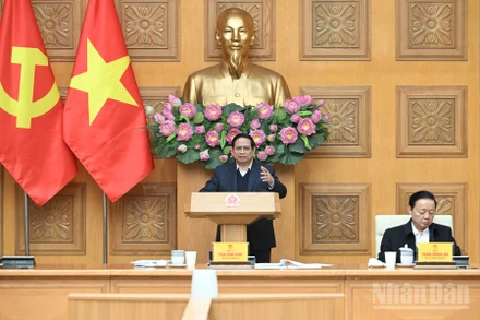 Thủ tướng Chính phủ Phạm Minh Chính chủ trì cuộc họp đánh giá tiến độ thực hiện "Chiến dịch Quang Trung". (Ảnh: TRẦN HẢI)