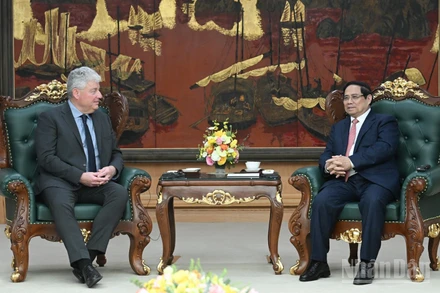 Thủ tướng Phạm Minh Chính tiếp ông Eduard Stiphout, Phó Chủ tịch Tập đoàn ASML, Hà Lan. (Ảnh: Trần Hải)