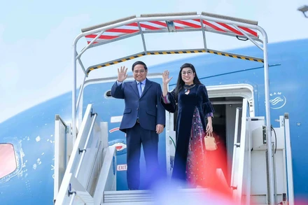Thủ tướng Phạm Minh Chính và Phu nhân tới Nice, bắt đầu chuyến công tác tại Pháp (Ảnh NGUYỄN HỒNG). 