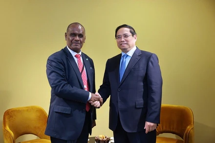 Thủ tướng Phạm Minh Chính và Thủ tướng Quần đảo Solomon Jeremiah Manele. (Ảnh: VGP/Nhật Bắc)