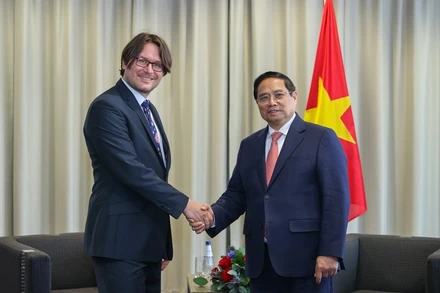 Thủ tướng Phạm Minh Chính tiếp ông Jevgeni Kabanov, Chủ tịch phụ trách về chính sách công toàn cầu của Tập đoàn Bolt. (Ảnh: VGP/Nhật Bắc)