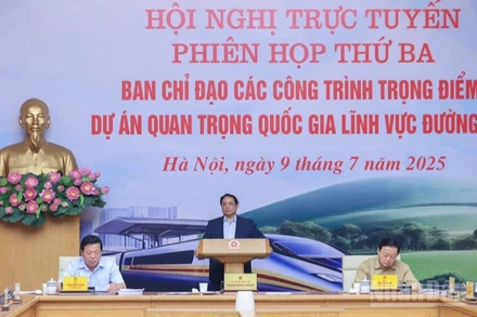 Thủ tướng Chính phủ Phạm Minh Chính chủ trì Hội nghị trực tuyến Phiên họp thứ ba của Ban Chỉ đạo. (Ảnh: TRẦN HẢI)
