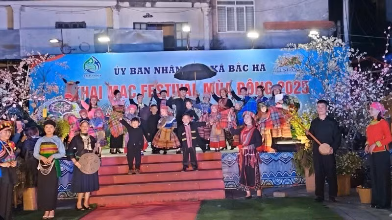 Đêm khai mạc Festival đầy sắc màu ở Bắc Hà (Lào Cai).