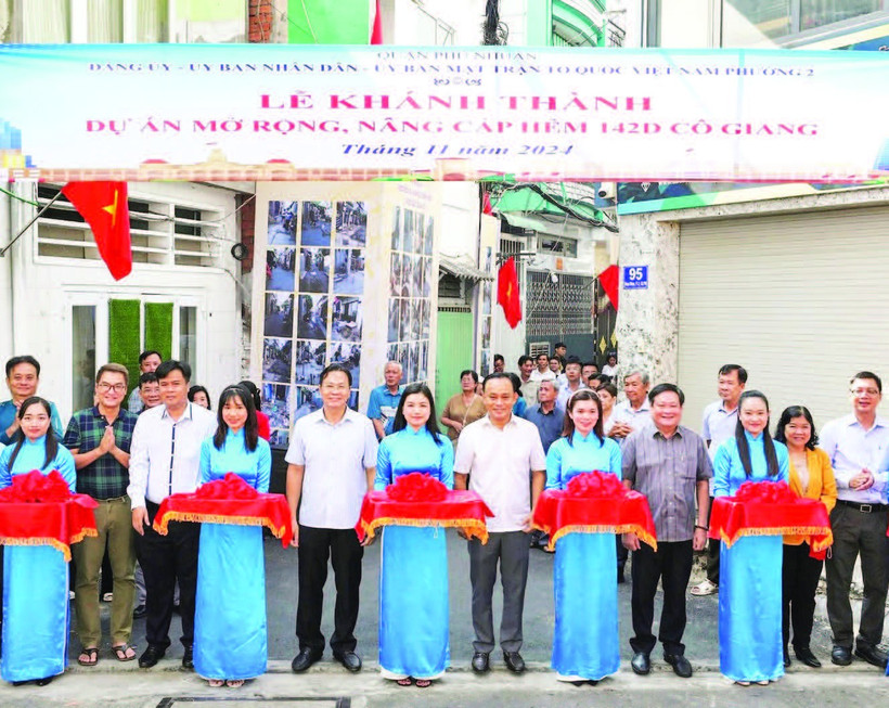 Khánh thành một tuyến hẻm sau chỉnh trang từ phong trào vận động nhân dân hiến đất năm 2024 tại phường Cầu Kiệu.