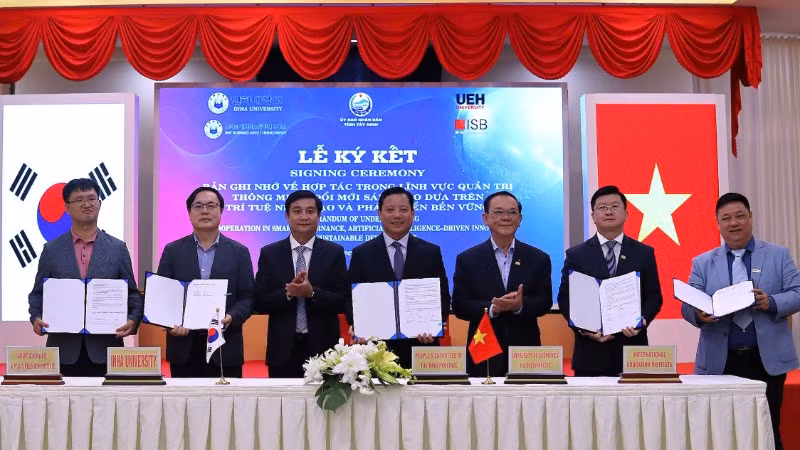 Lãnh đạo Ủy ban nhân dân tỉnh Tây Ninh ký kết với 3 đối tác trong lĩnh vực quản trị thông minh, đổi mới sáng tạo dựa trên trí tuệ nhân tạo và phát triển bền vững.