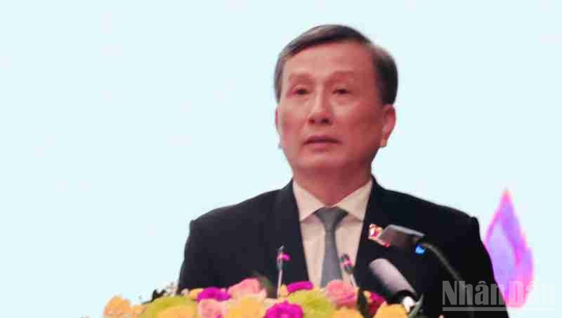 Ủy viên Ban Chấp hành Trung ương Đảng, Chủ nhiệm Ủy Ban Khoa học, Công nghệ và Môi trường của Quốc hội Lê Quang Huy công bố các Nghị quyết, Quyết định của Trung ương.