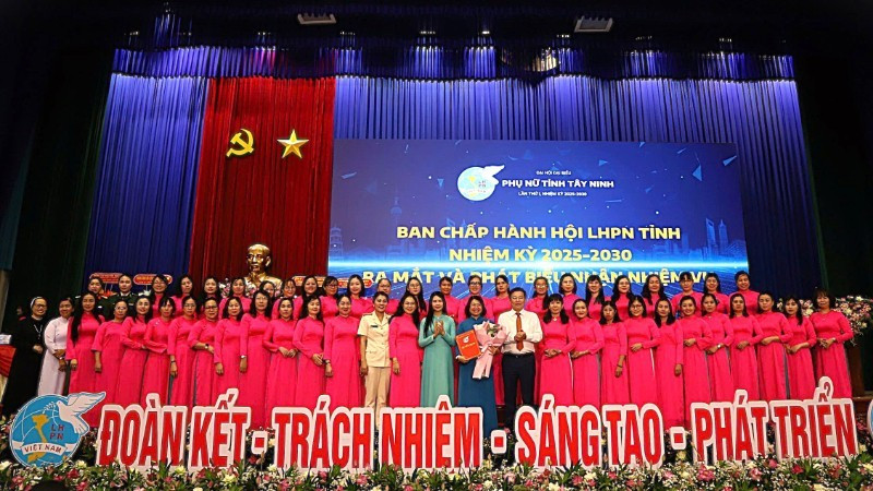 Ban Chấp hành Hội Liên hiệp Phụ nữ Tây Ninh khóa I, nhiệm kỳ 2025-2030 ra mắt Đại hội.