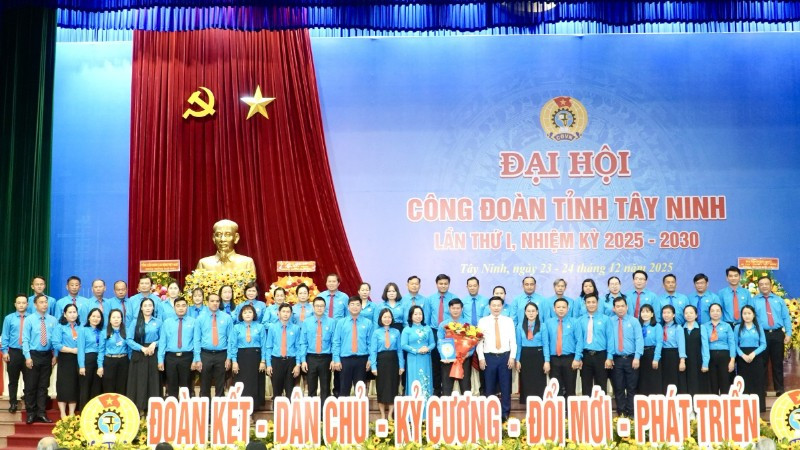 Ban Chấp hành Liên đoàn Lao động tỉnh Tây Ninh lần thứ I, nhiệm kỳ 2025-2030, ra mắt Đại hội.