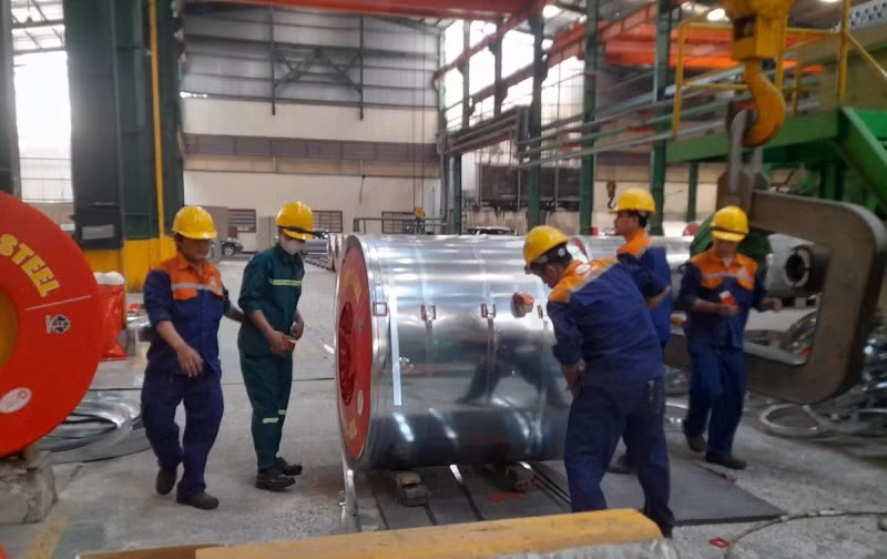 Lao động làm việc tại các doanh nghiệp tư nhân có mức thu nhập ổn định đã góp phần xóa nghèo bền vững.