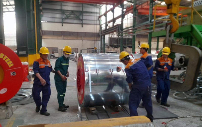 Lao động làm việc tại các doanh nghiệp tư nhân có mức thu nhập ổn định đã góp phần xóa nghèo bền vững.