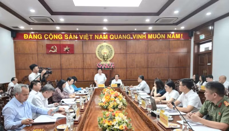 Quang cảnh Đoàn công tác Ban Tuyên giáo và Dân vận Trung ương làm việc với Tỉnh ủy Tây Ninh.