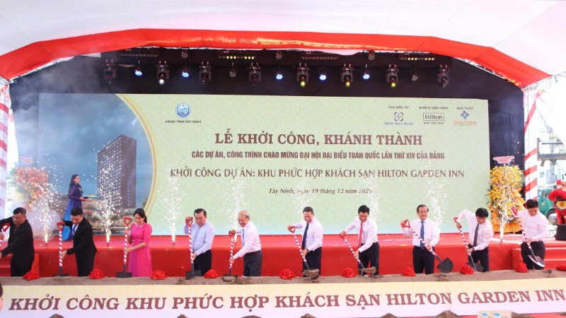 Lãnh đạo tỉnh Tây Ninh và nhà đầu tư động thổ khởi công Khu phức hợp khách sạn phức hợp Hilton Garden INN.