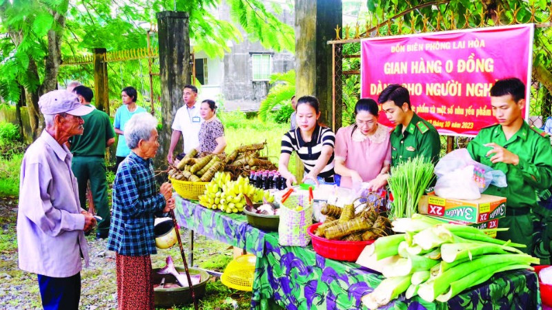 “Gian hàng 0 đồng dành cho người nghèo” của Đồn Biên phòng Lai Hòa.
