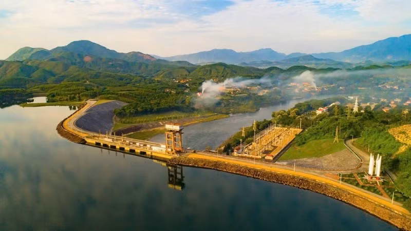 Khu vực phía nam tỉnh Lào Cai hiện tập trung nhiều nguồn điện, chủ yếu là các nhà máy thủy điện vừa và nhỏ.