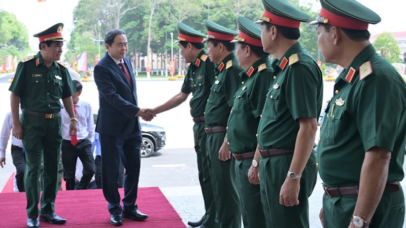 Chủ tịch Quốc hội Trần Thanh Mẫn chúc Tết Quân khu 9.