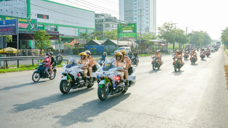 Cảnh sát giao thông Cần Thơ ra quân xử lý vi phạm nồng độ cồn.