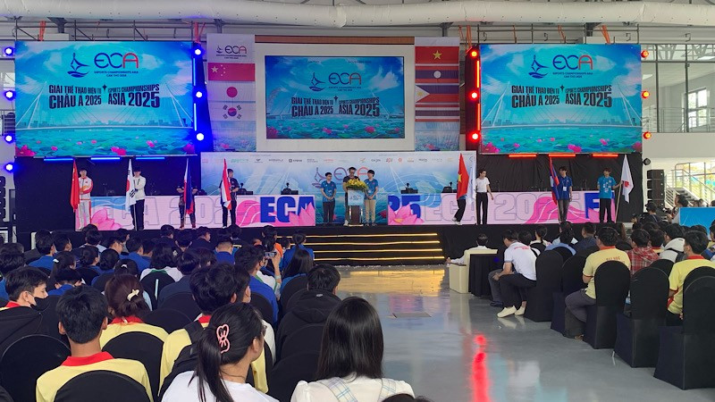 Quang cảnh lễ khai mạc.