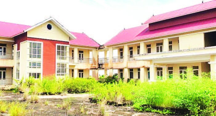 Trường tiểu học Võ Văn Kiệt (xã Đông Hải, tỉnh Cà Mau) bị bỏ hoang gần 3 năm qua.