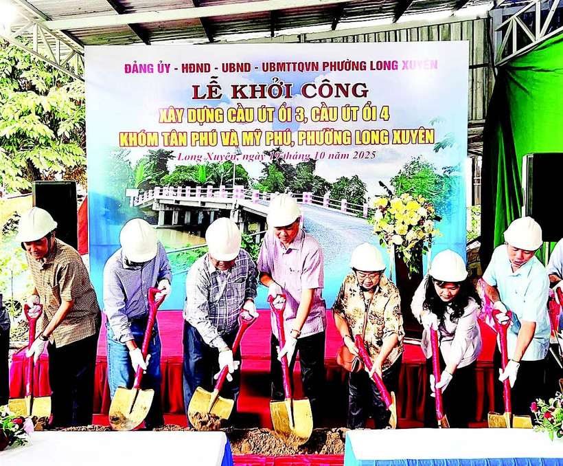 Phường Long Xuyên khởi công xây dựng cầu bắc qua kênh Ngã Bát.