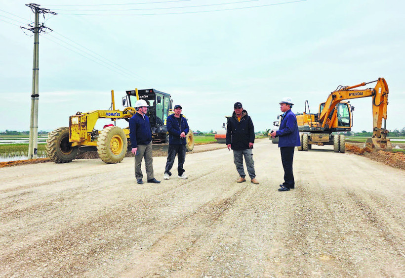Kiểm tra tiến độ thi công tại dự án Đường bộ ven biển đoạn Nga Sơn-Hoằng Hóa.