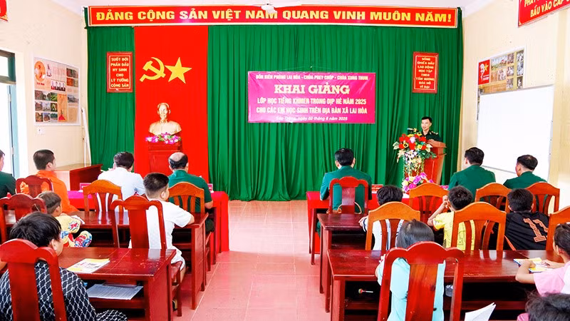 Khai giảng lớp tiếng Khmer miễn phí tại đồn Biên phòng Lai Hòa. 