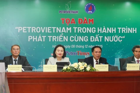 Các chuyên gia tham dự tọa đàm.