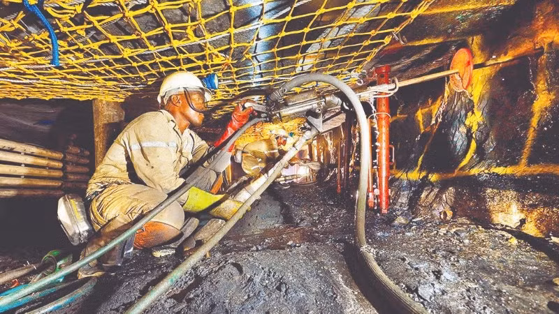 Công nhân khai thác mỏ ở Nam Phi. (Ảnh: WORLDFINANCE)