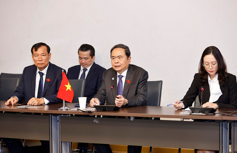 Chủ tịch Quốc hội Trần Thanh Mẫn phát biểu. (Ảnh: DOÃN TẤN – TTXVN) vna-potal-chu-tich-quoc-hoi-tran-thanh-man-gap-chu-tich-thuong-vien-canada-8180657.jpg
