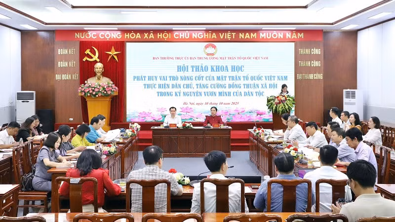 Toàn cảnh hội thảo.