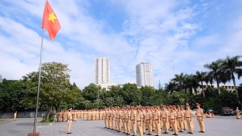 Tổ chức tập huấn điều lệnh, quân sự, võ thuật công an nhân dân hằng năm.