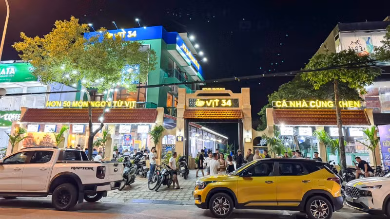 Quang cảnh nhà hàng Vịt 34.