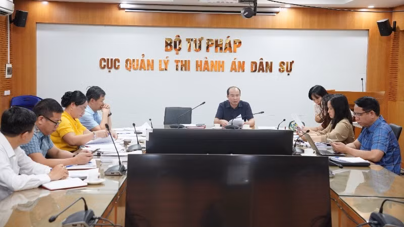 Đảng ủy Cục Quản lý Thi hành án dân sự, Bộ Tư pháp luôn bám sát chỉ đạo của Đảng ủy cấp trên trong thực hiện nhiệm vụ.