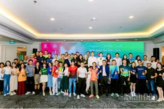 Đại biểu, khách mời, các vận động viên tại buổi công bố giải “VPBank Đất Sen Hồng Music Marathon 2025”.
