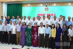 Đại biểu tại buổi họp mặt.