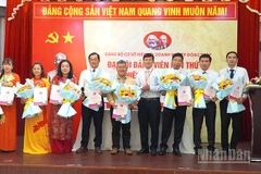 Ban chấp hành Đảng bộ cơ sở Hiệp hội Doanh nghiệp tỉnh Đồng Tháp, nhiệm kỳ 2025-2030 ra mắt đại hội. (Ảnh: HỮU NGHĨA)