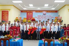 Lãnh đạo tỉnh, đại biểu, khách mời tại buổi ra mắt Đại hội của Ban Chấp hành Đảng bộ xã Mỹ Quí.