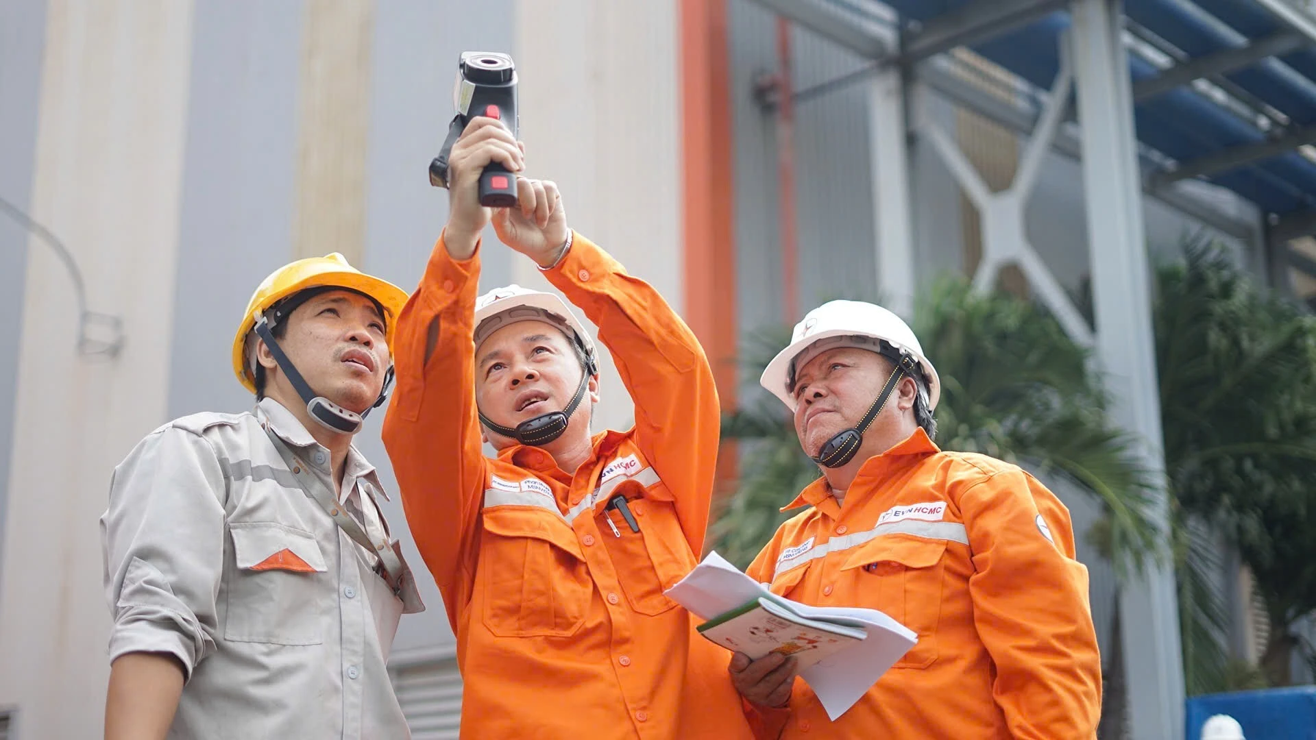 Doanh nghiệp và người dân TP.HCM đẩy mạnh đầu tư điện mặt trời mái nhà