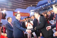 Đồng chí Trần Thanh Mẫn, Ủy viên Bộ Chính trị, Chủ tịch Quốc hội, gặp các đại biểu lãnh đạo tỉnh qua các thời kỳ dự Đại hội đại biểu lần thứ I, nhiệm kỳ 2025-2030, của Đảng bộ tỉnh Khánh Hòa.