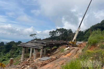 Công trình thi công Quốc lộ 28B.