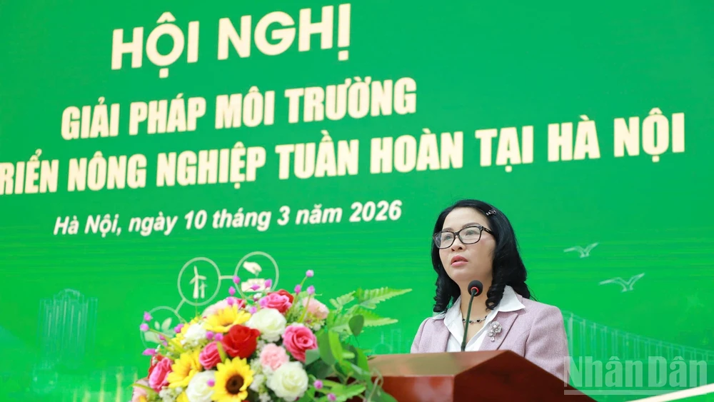 Giáo sư, Tiến sĩ Nguyễn Thị Lan, Bí thư Đảng ủy, Giám đốc Học viện Nông nghiệp Việt Nam phát biểu tại hội nghị.