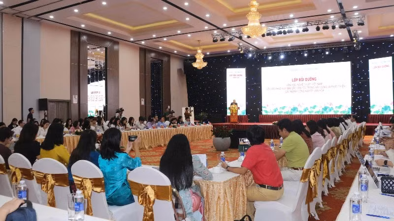 Quang cảnh lớp bồi dưỡng.