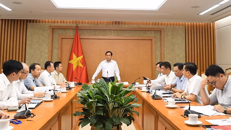 Phó Thủ tướng Bùi Thanh Sơn chủ trì cuộc họp. (Ảnh: VGP)