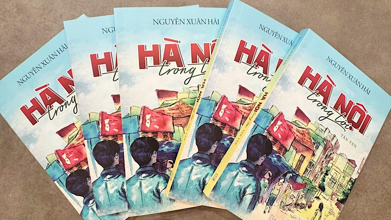Tập tản văn “Hà Nội trong tôi” của tác giả Nguyễn Xuân Hải.