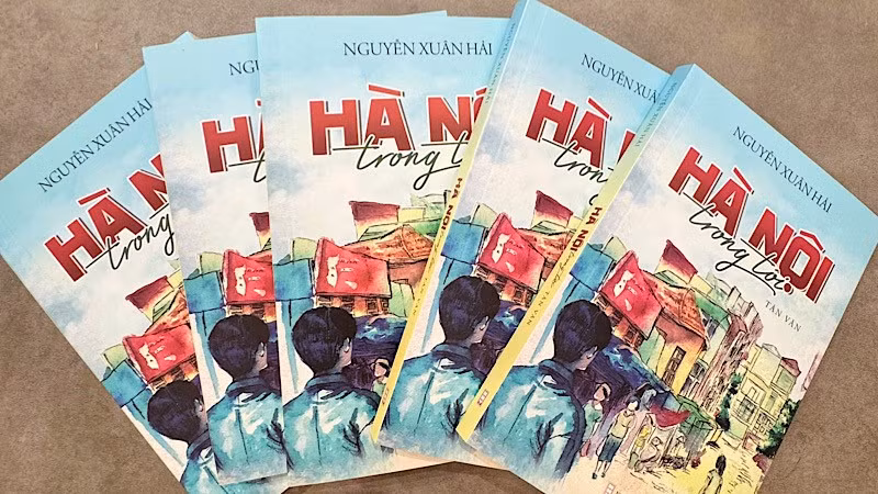 Tập tản văn “Hà Nội trong tôi” của tác giả Nguyễn Xuân Hải.