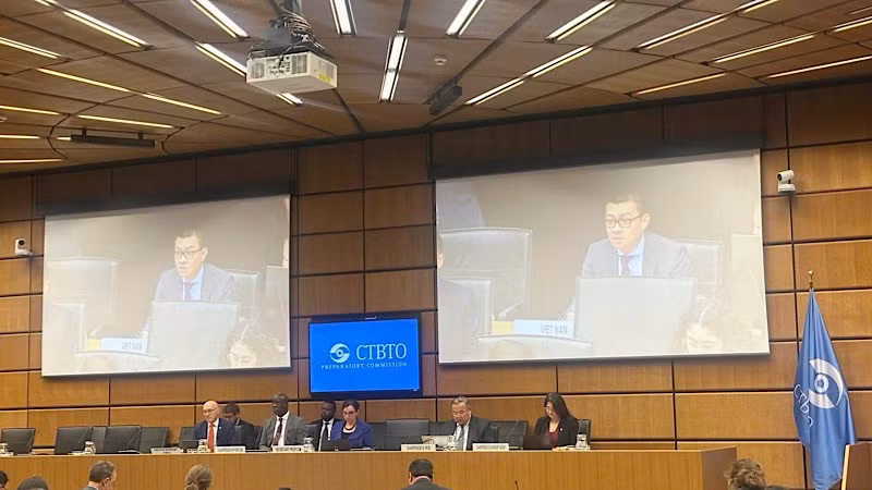 Đại sứ Vũ Lê Thái Hoàng tại Phiên họp lần thứ 65 của Ủy ban trù bị Tổ chức Hiệp ước Cấm thử Hạt nhân Toàn diện (CTBTO).