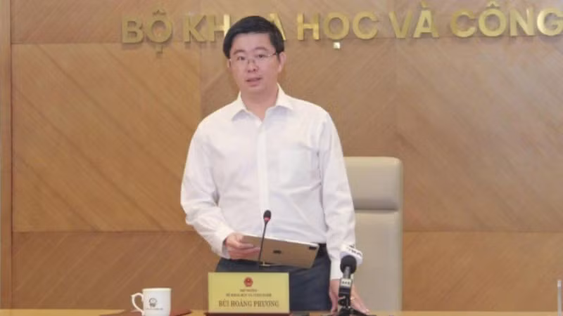Thứ trưởng Khoa học và Công nghệ Bùi Hoàng Phương phát biểu tại buổi họp báo. (Ảnh: BÍCH LIÊN)