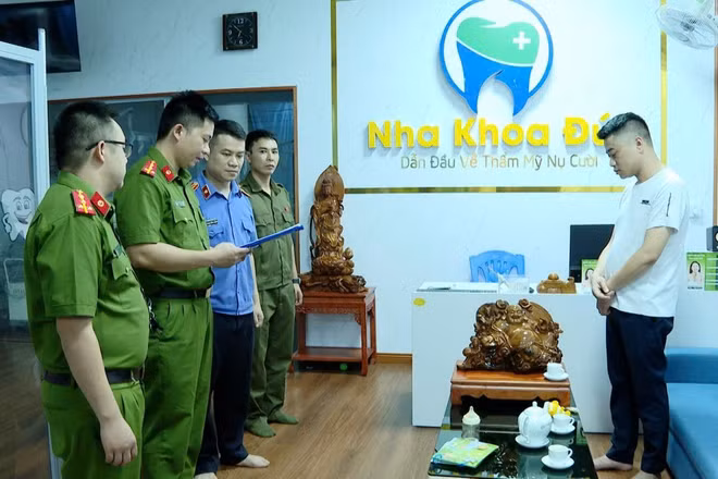 Cơ quan Cảnh sát điều tra Công tỉnh Lạng Sơn tiến hành Lệnh khám xét Phòng khám do Hoàng Trọng Nguyên làm chủ.